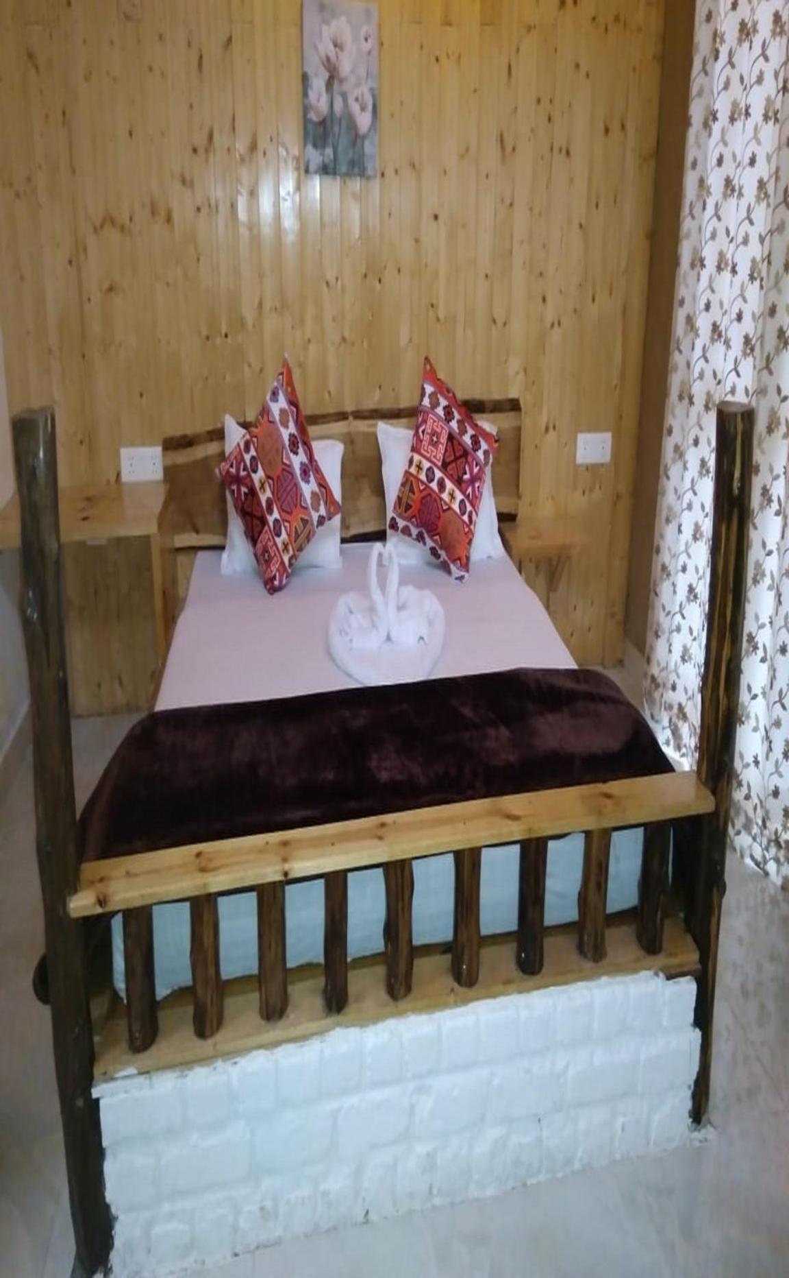 Offbeat Abodes - Tirthan Valley Banjar ภายนอก รูปภาพ