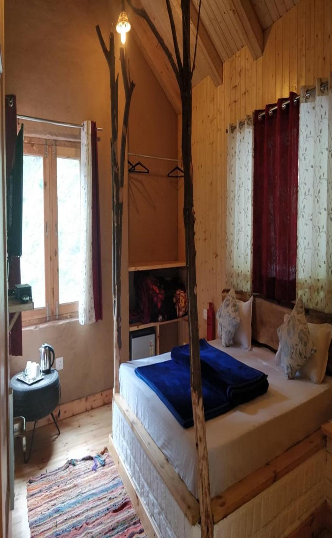 Offbeat Abodes - Tirthan Valley Banjar ภายนอก รูปภาพ